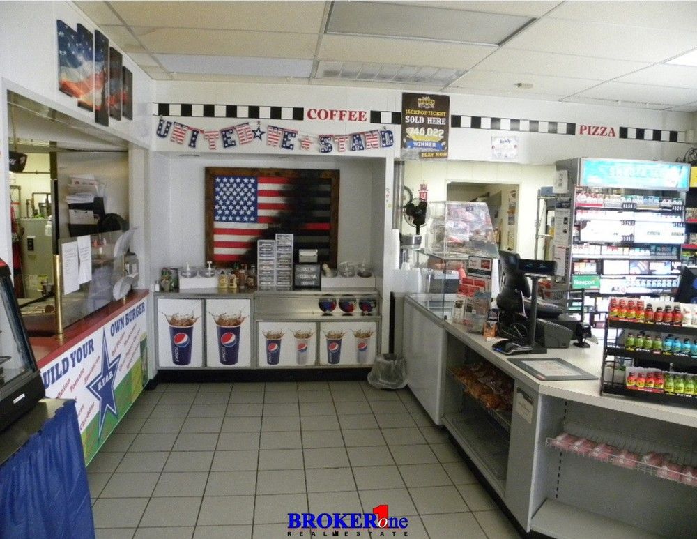 5076 W Yellowstone Hwy, Casper, WY 82604